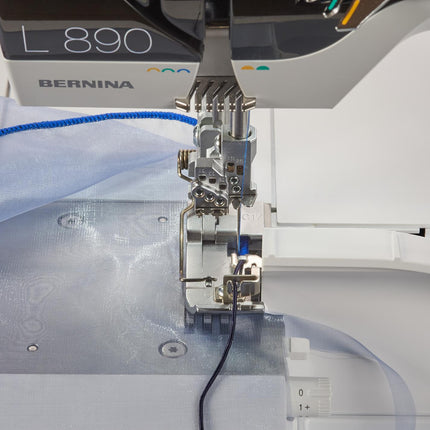 Bernina L-890 Coverlocker