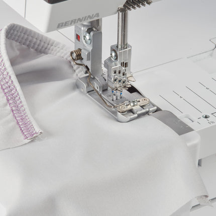 Bernina L-890 Coverlocker