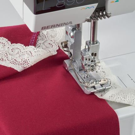Bernina L-890 Coverlocker