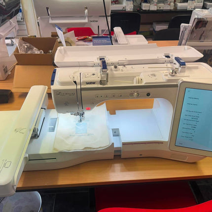 Brother Innov-is Luminaire XP1-3 Sewing and Embroidery Machine Preloved