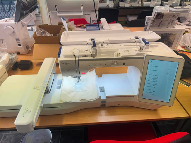 Brother Innov-is Luminaire XP1-3 Sewing and Embroidery Machine Preloved