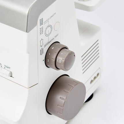 Janome AirThread 2000D Professional Overlocker