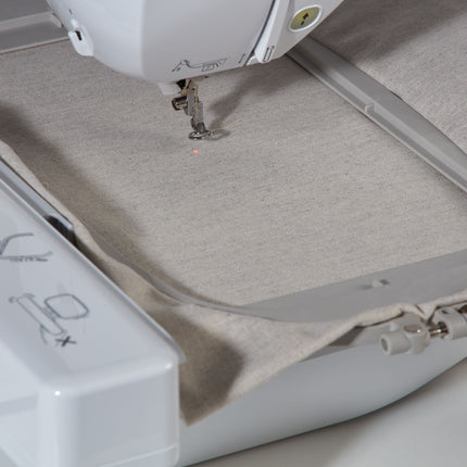 Brother Innov-is NV880E Embroidery Machine